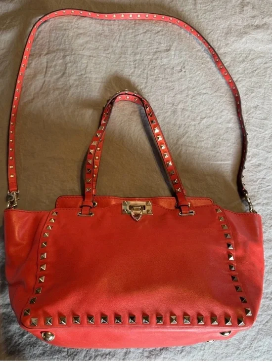 Valentino Garavani Rockstud Medium Red Leather Shoulder/Crossbody/Tote Bag W/COA - Picture 1 of 15